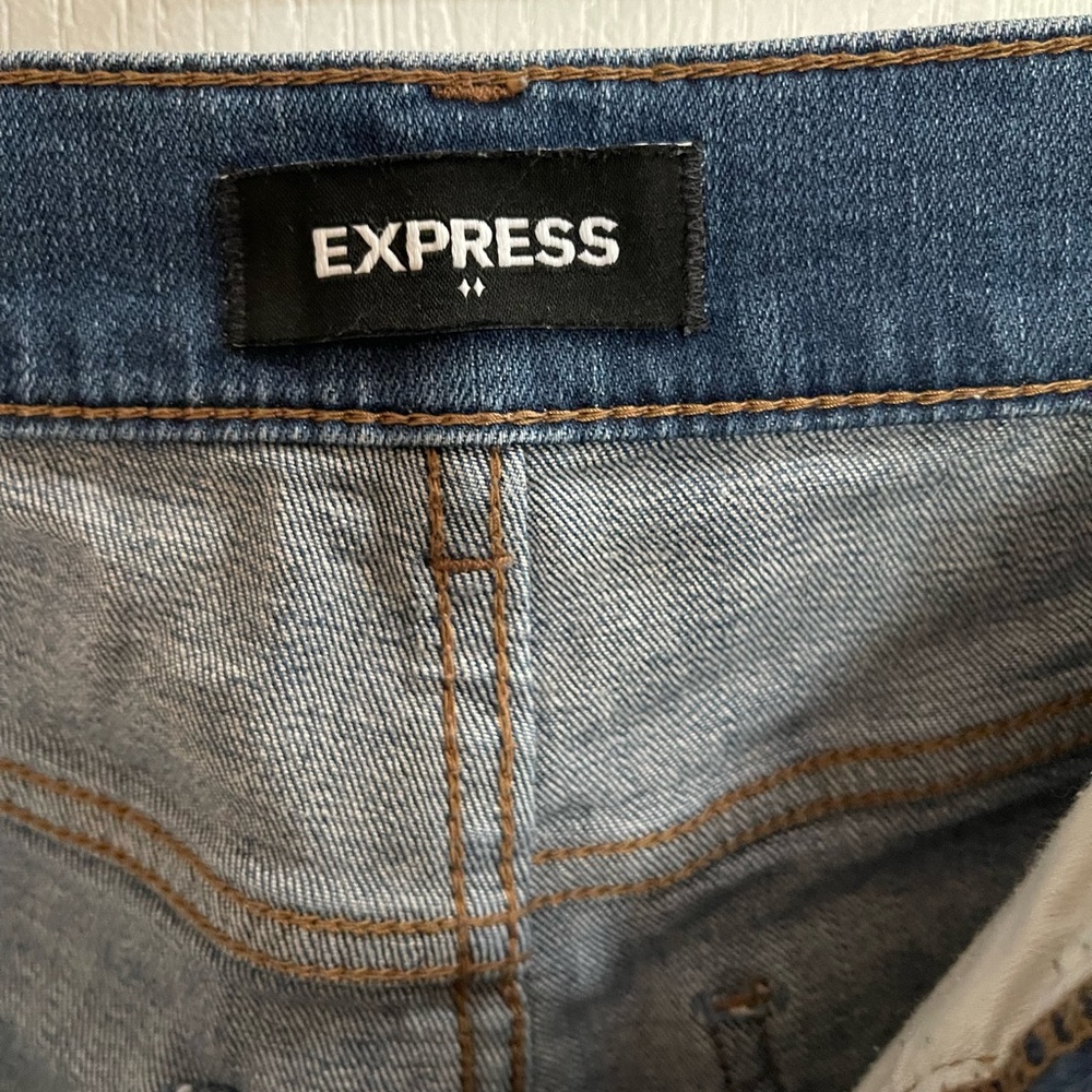 Express Super High Rise Mom Jean size 4R - Picture 4 of 4
